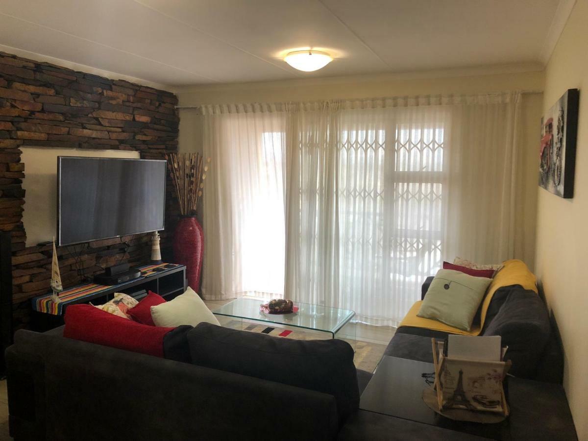 Summer Sands - Durban North Beach Accommodation エクステリア 写真