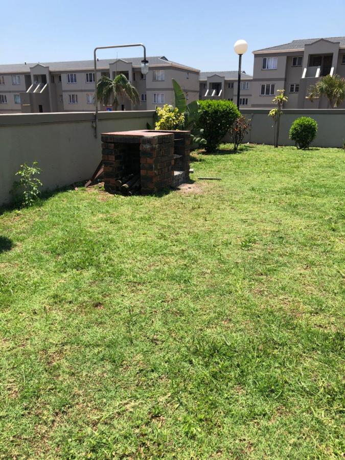 Summer Sands - Durban North Beach Accommodation エクステリア 写真