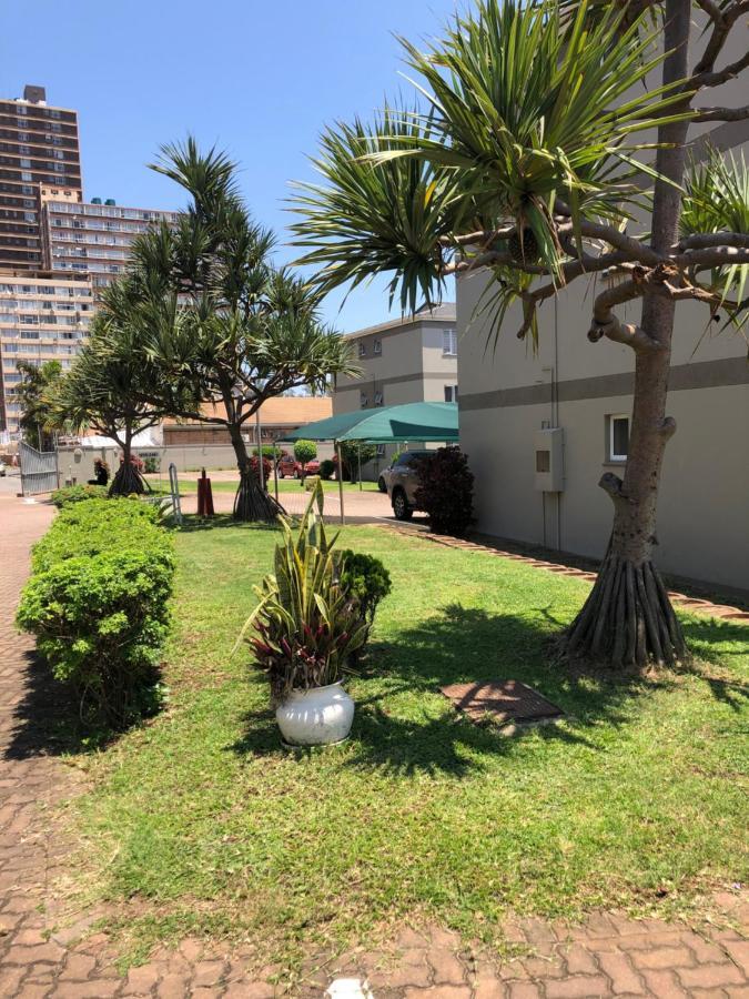 Summer Sands - Durban North Beach Accommodation エクステリア 写真